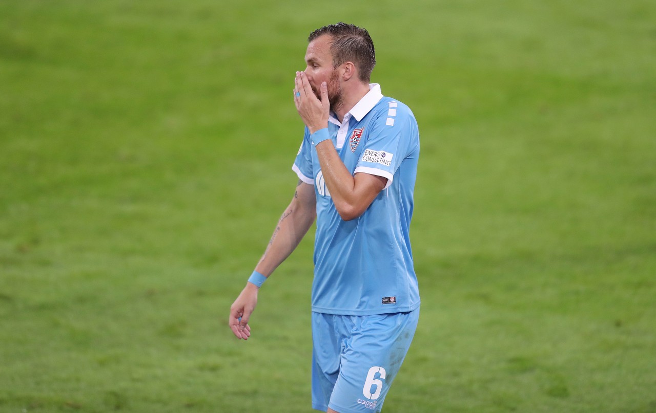 开云集团官网-大十字：阿斯拉尼非常适合多特，我也在给他发消息推动他加盟多特