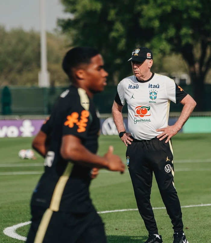 安切洛蒂将续约巴西国家队至2030年|AC米兰|ac米兰|世界杯|名宿|合同_新浪体育_新浪新闻