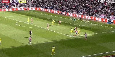 开云中国网-穆阿尼禁区内倒地，裁判回看VAR后取消点球判罚